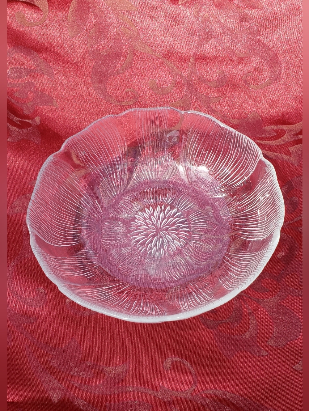 Vintage Arcoroc Fleur glass bowls manufactured in France - Set Of 7